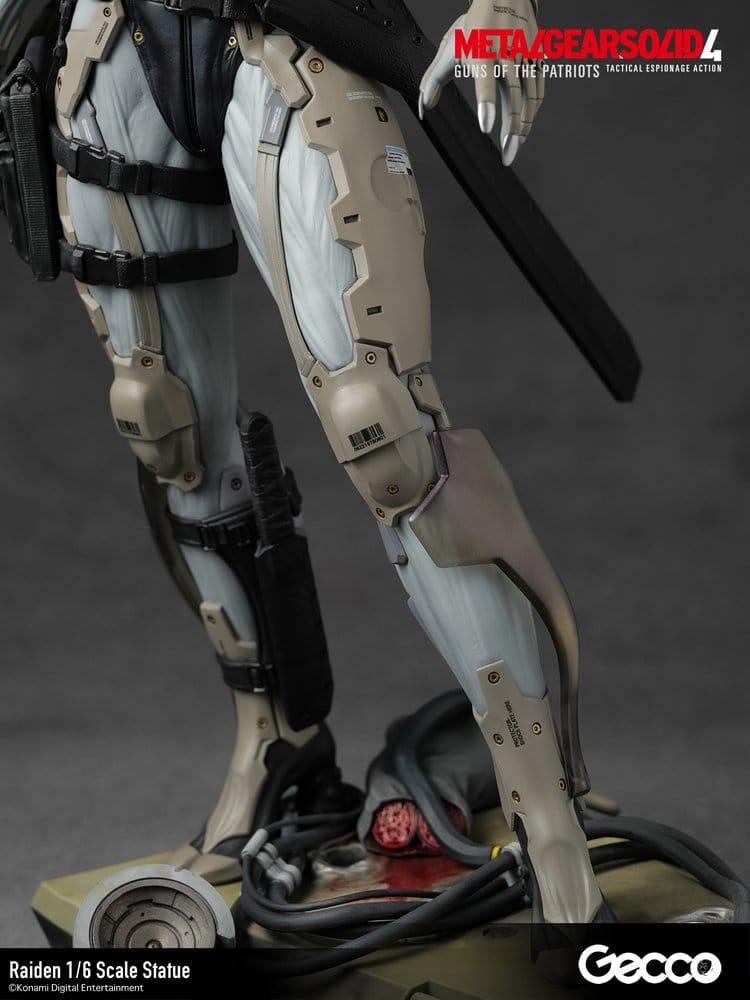 Metal Gear Solid 4 Guns of the Patriots Statue 1/6 Raiden 32 cm