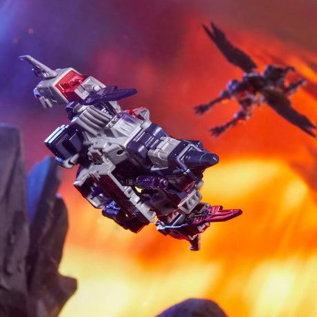 Transformers Generations Legacy United Cybertron Universe Starscream 18cm Voyager Class Action Figure