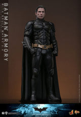 The Dark Knight Movie Masterpiece Batman Armory with Bruce Wayne (2.0) 30 cm 1/6 Action Figures & Diorama
