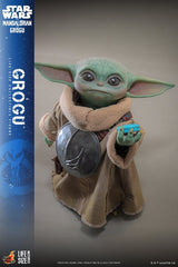 Star Wars: The Mandalorian & Grogu Life-Size Figure Grogu 38 cm