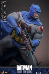 Batman: The Dark Knight Returns Comic Masterpiece Action Figure 1/6 Batman (Battle Damaged Version) 32 cm