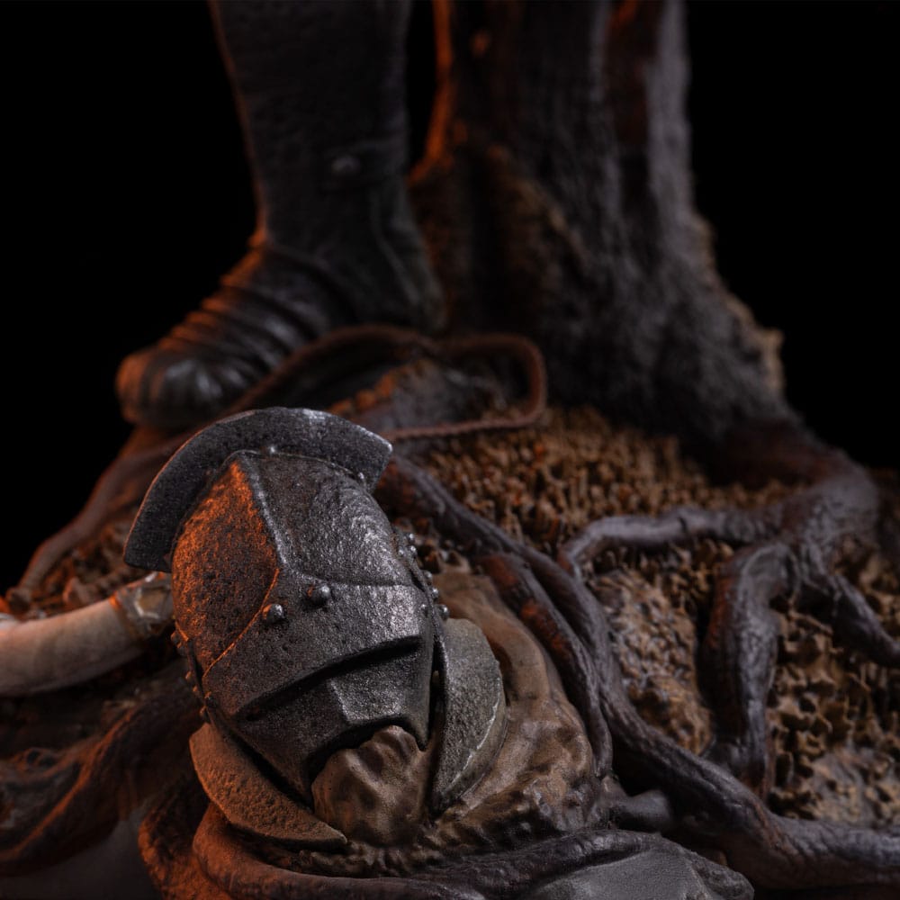 The Lord of the Rings Lurtz Uruk-Hai Leader 23 cm 1/10 Art Scale Statue
