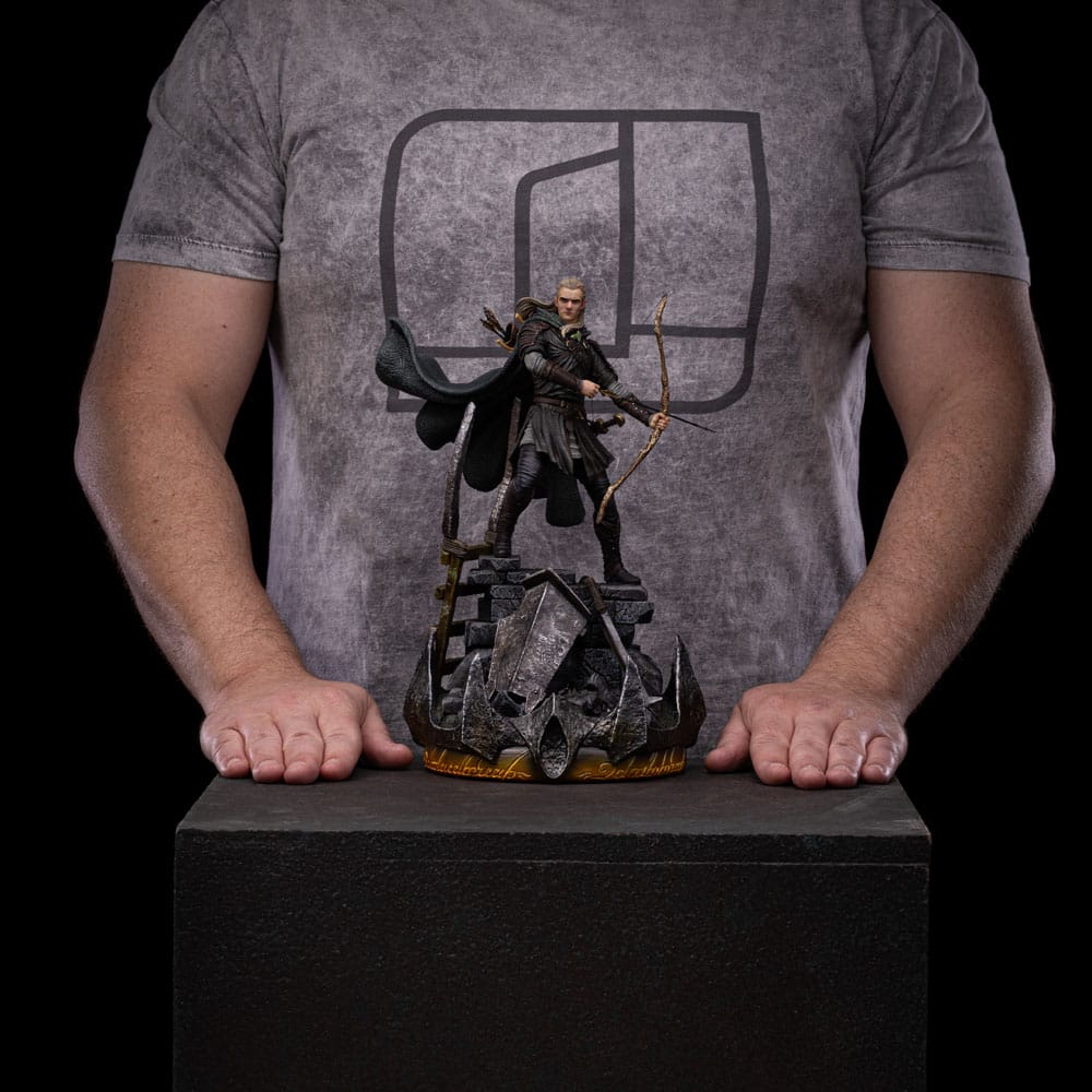 The Lord of the Rings Legolas Unleashed 29 cm 1/10 Art Scale Statue