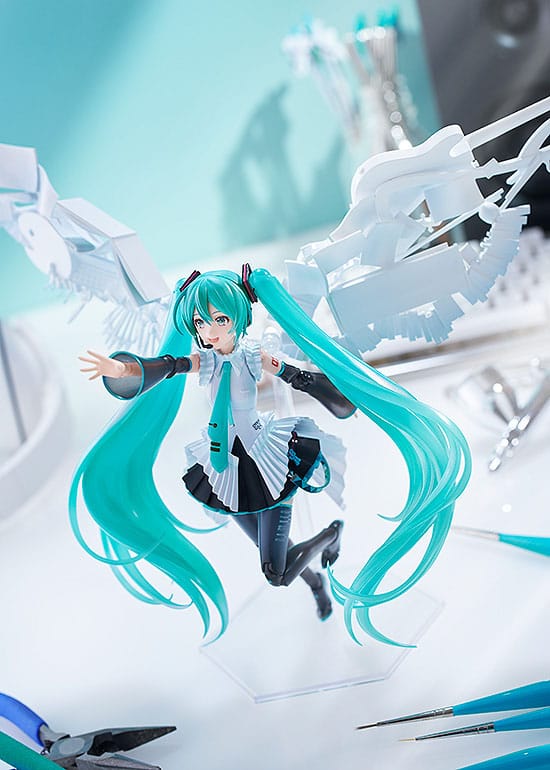 Character Vocal Series 01 Hatsune Miku 16cm Plamatea Plastic Model Kit