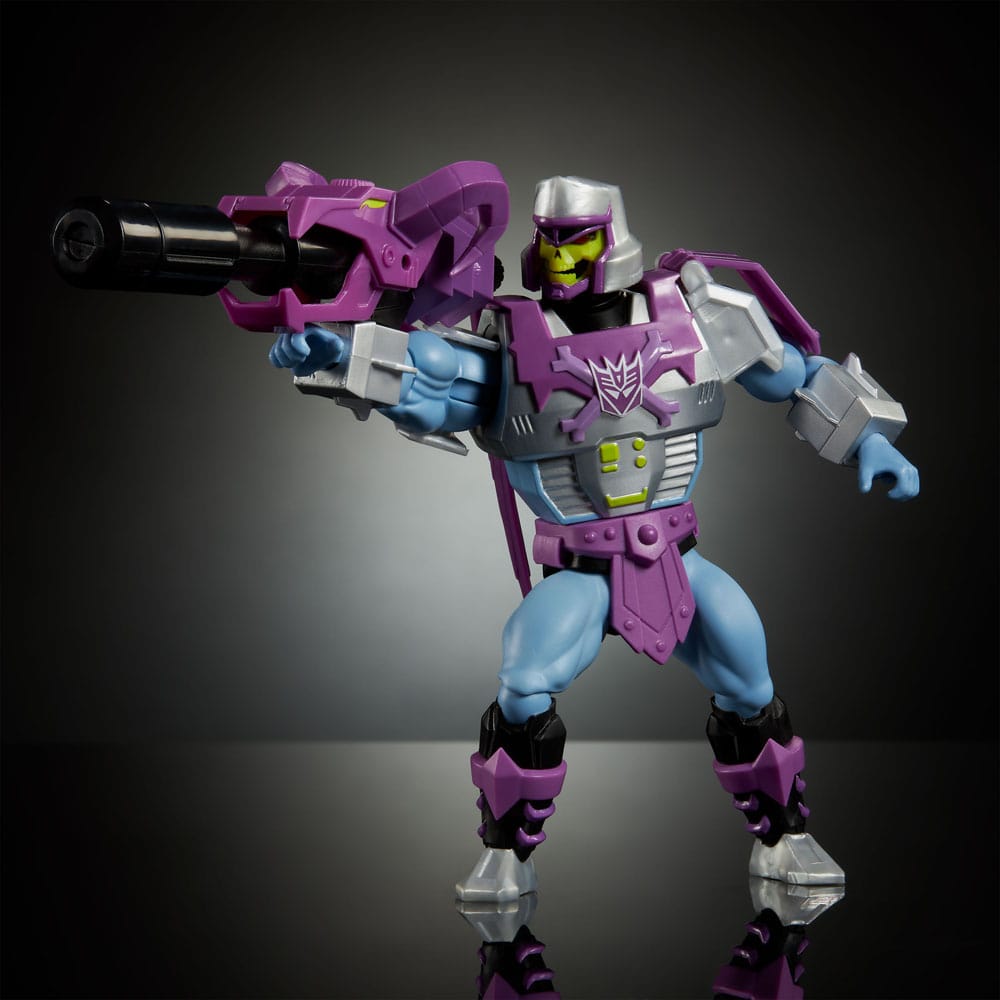 Masters of the Universe x Transformers Action Figure Megatron Armor Skeletor heo European Exclusive 14 cm