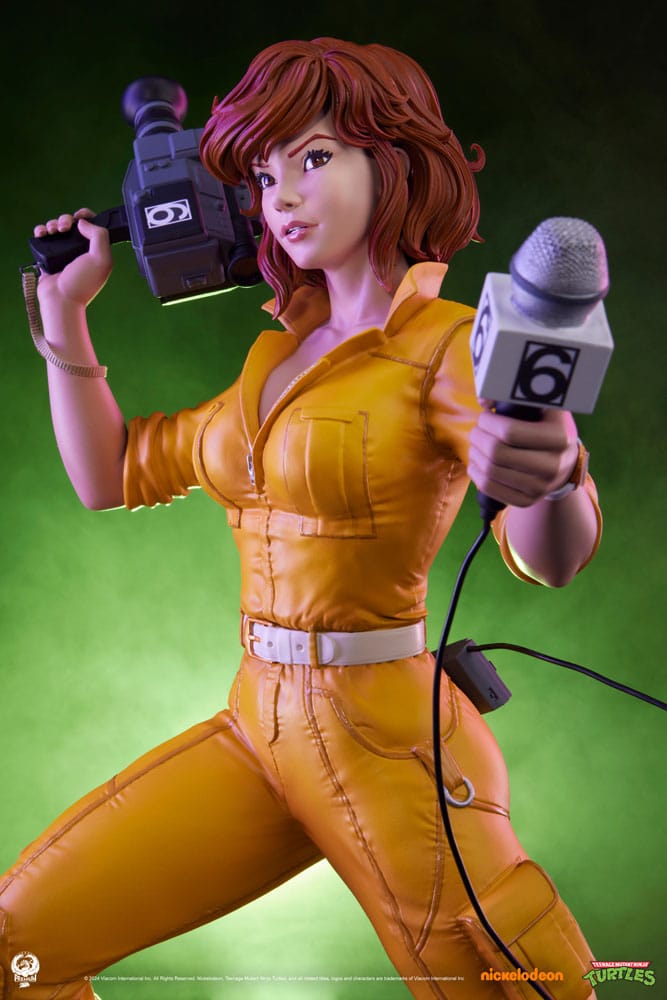 Teenage Mutant Ninja Turtles April O'Neil 46 cm 1/4 Premier Series Statue