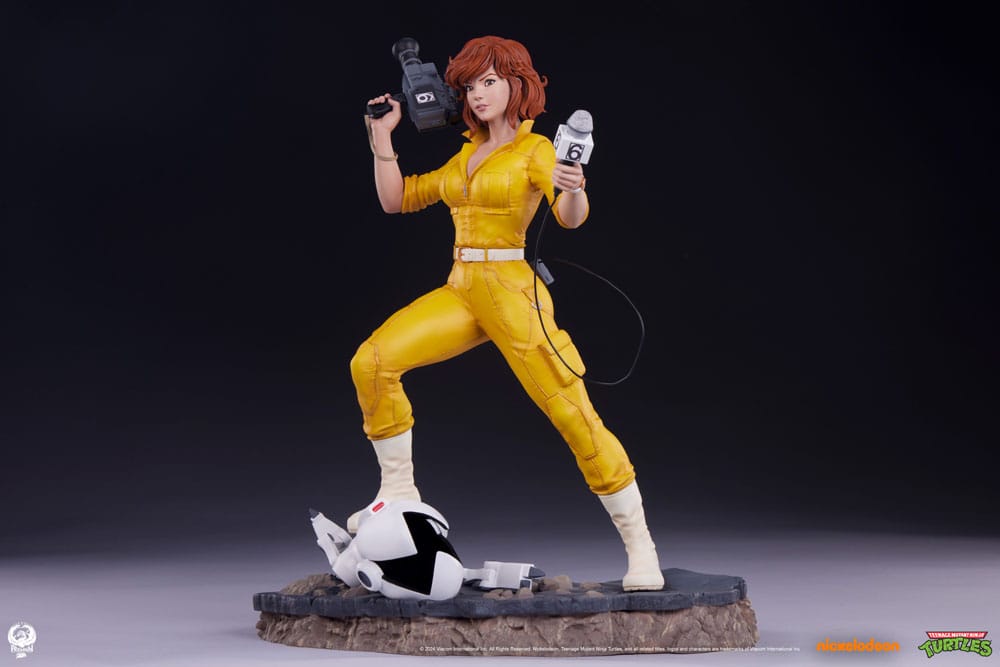 Teenage Mutant Ninja Turtles April O'Neil 46 cm 1/4 Premier Series Statue