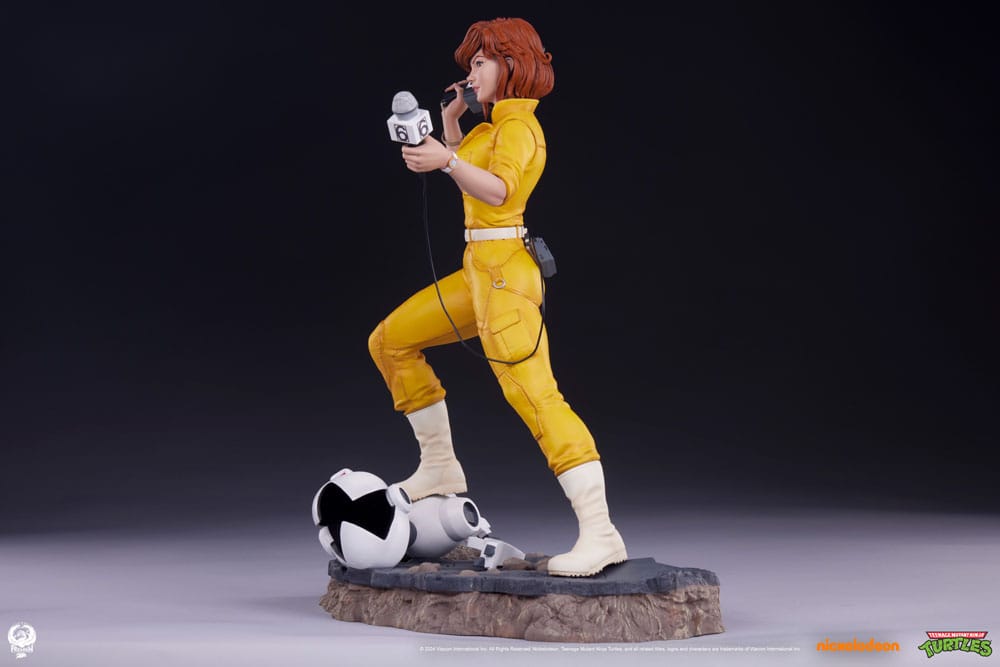 Teenage Mutant Ninja Turtles April O'Neil 46 cm 1/4 Premier Series Statue