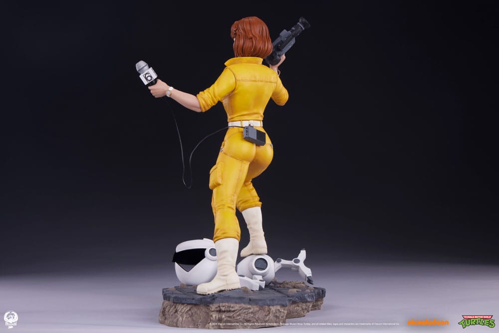 Teenage Mutant Ninja Turtles April O'Neil 46 cm 1/4 Premier Series Statue