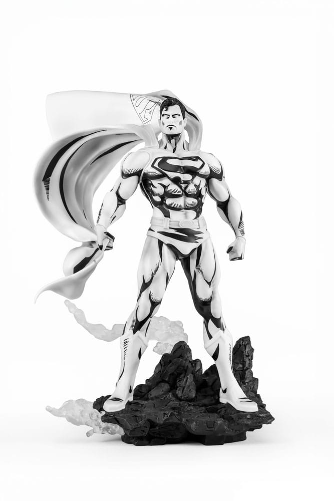 Batman: Superman Black & White Version 30 cm 1/8 PVC Statue