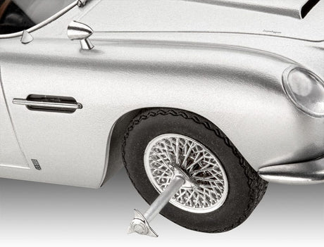 James Bond Aston Martin DB5 1/24 Model Kit Advent Calendar