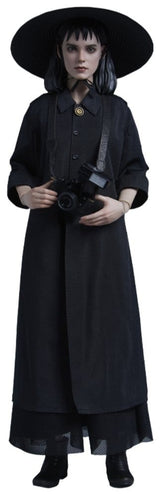 Beetlejuice Action Figure 1/6 Lydia Deetz 25 cm