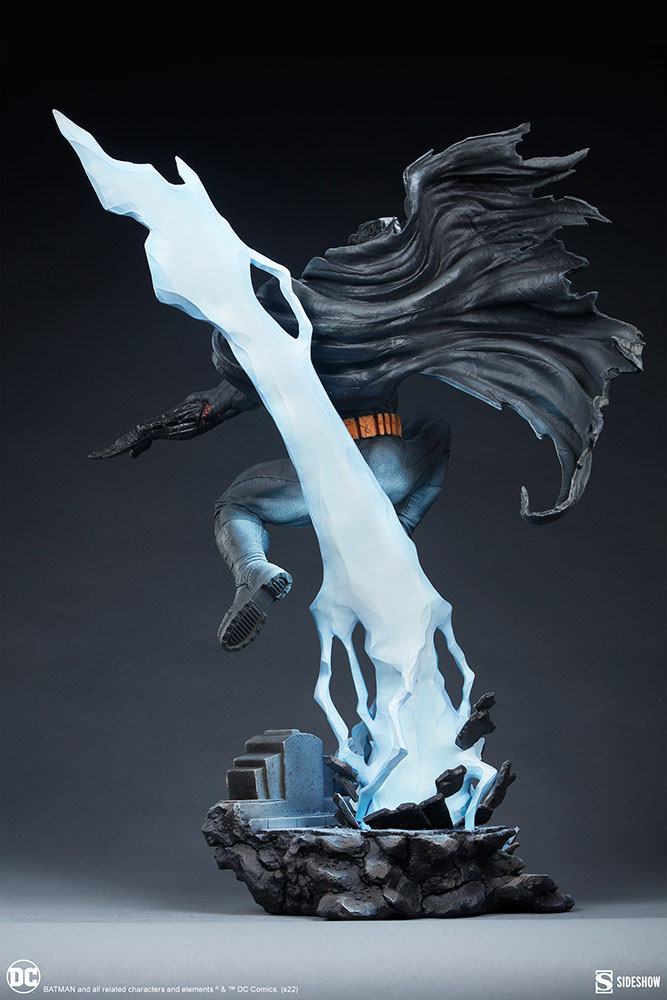 DC Comics Premium Format Statue Batman: The Dark Knight Returns 80 cm