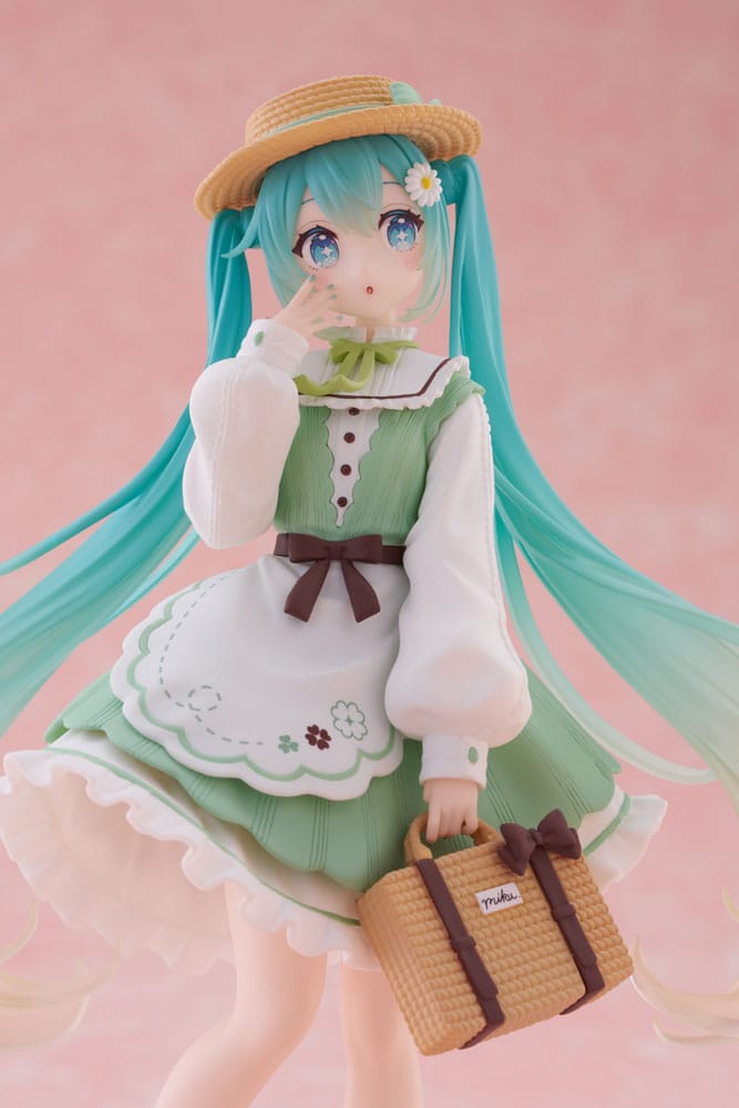 Hatsune Miku Fashion Country Ver. 18 cm PVC Statue Figure