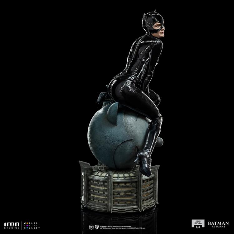DC Comics Batman Returns Catwoman Legacy 1/4 Scale Statue