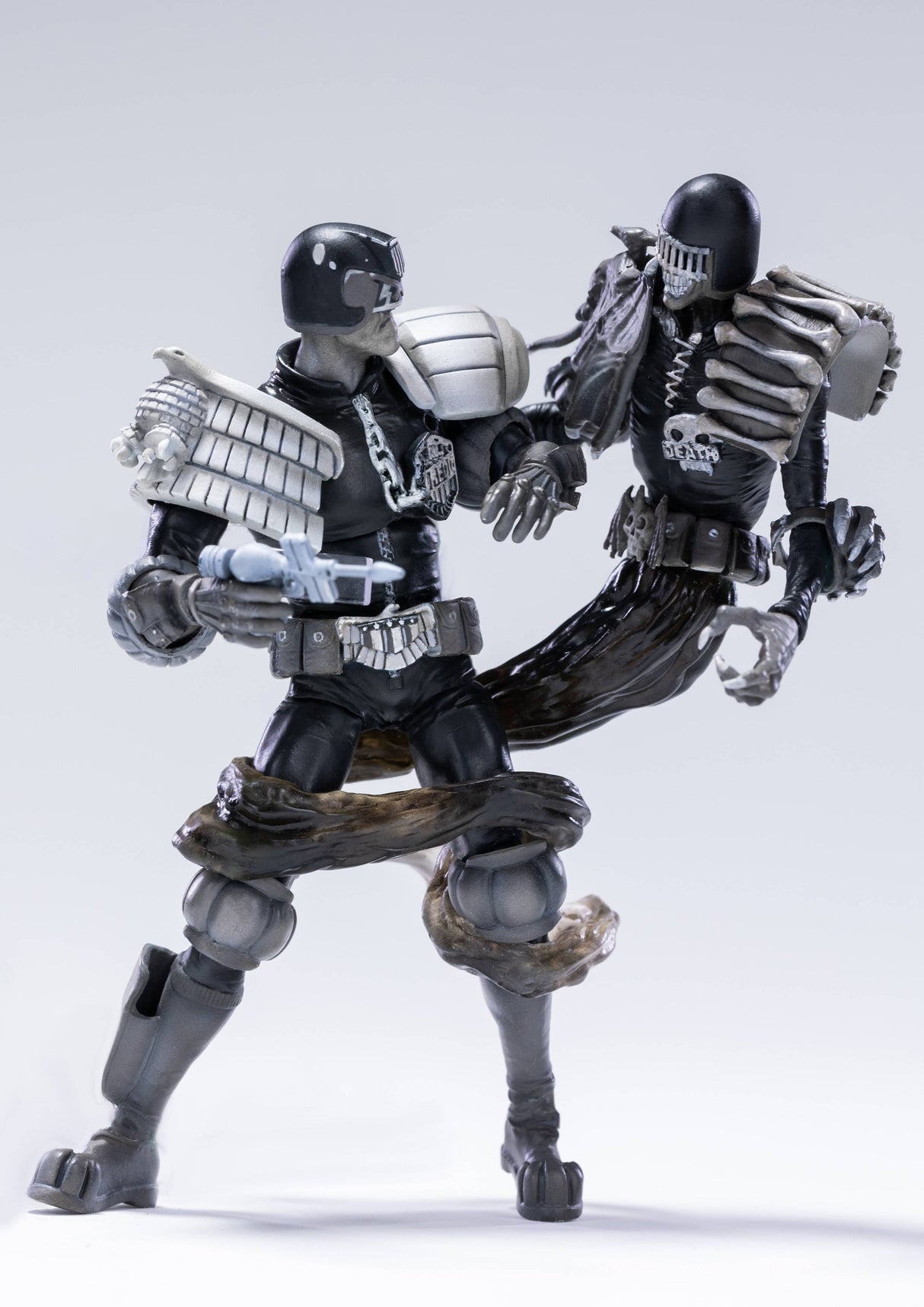 Hiya Toys Judge Dredd vs Death Black & White SDCC 2022 PX 2Pk Action Figures